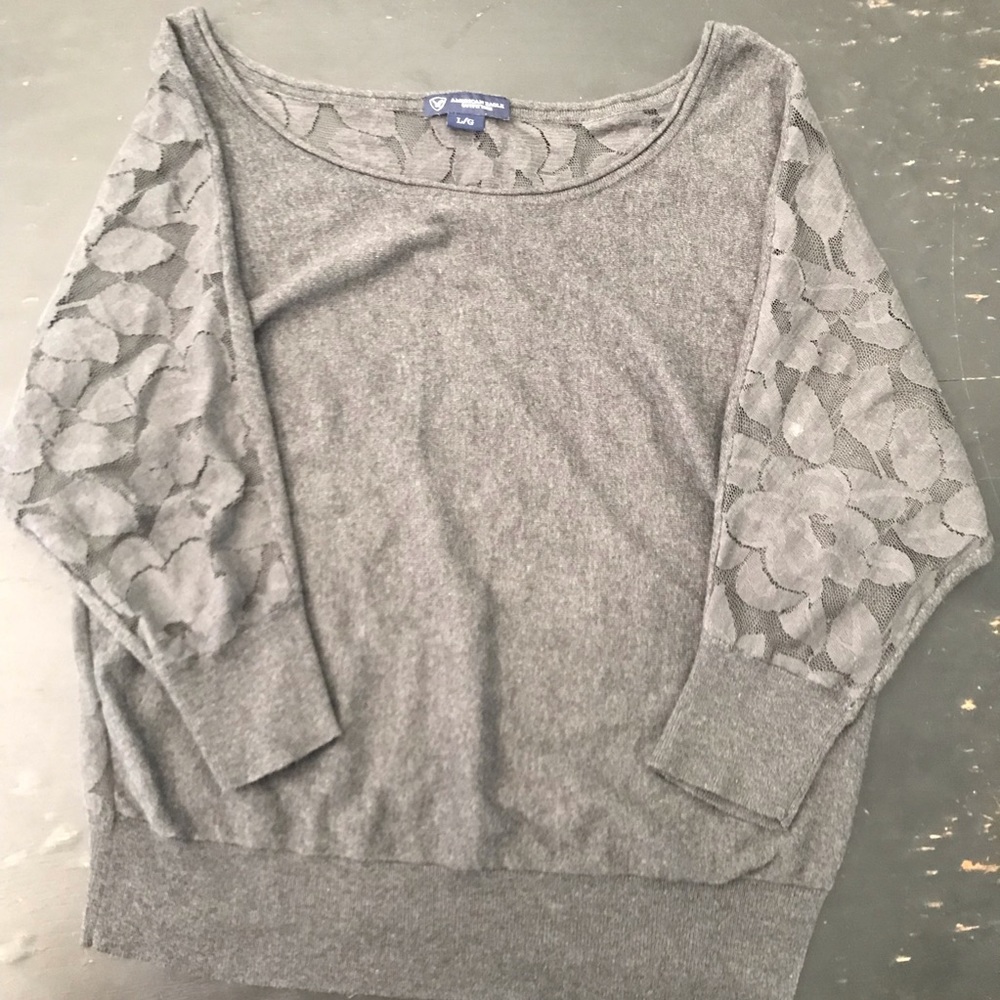 Gray 3/4 sleeve sweater size L